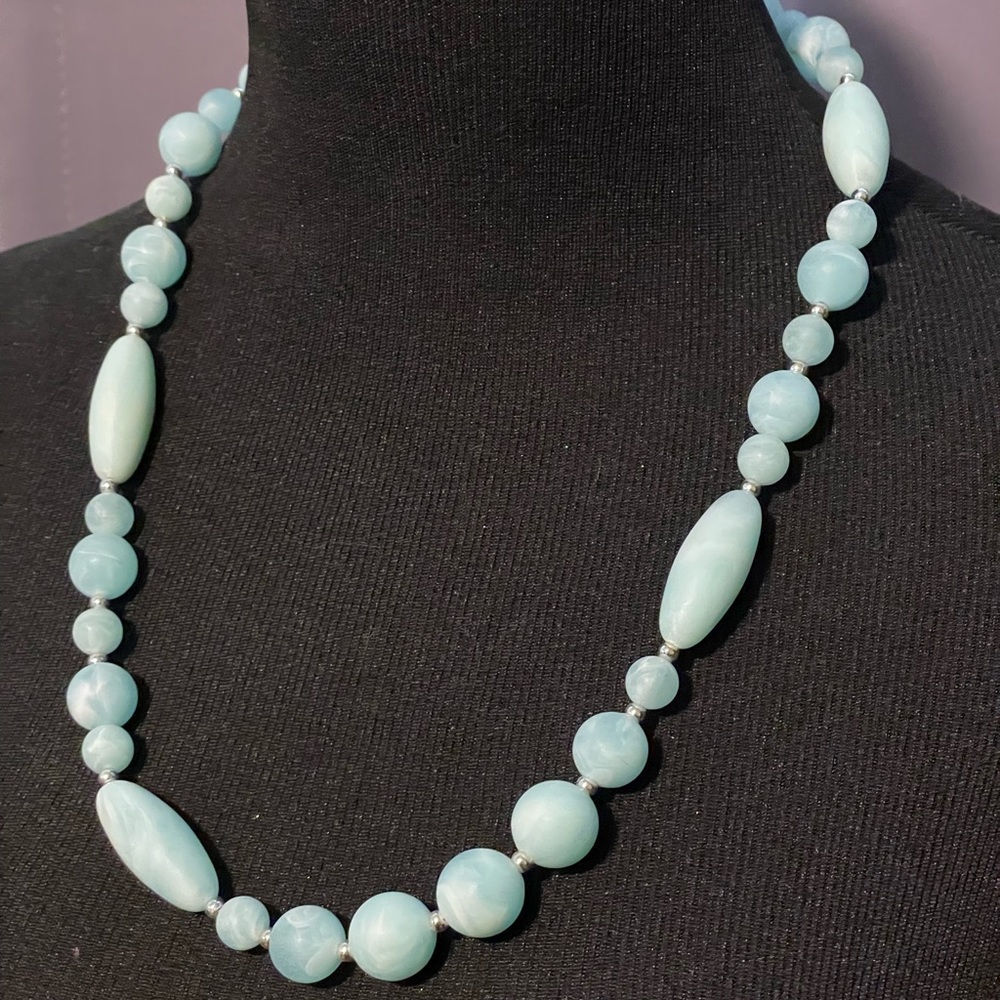 ✨HP!✨⏰ NWT Urban Renewal Beaded Vintage Necklace in Marbled Blue